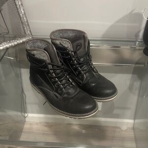 Black Leather Boots with Padded Collar and Rubber Sole